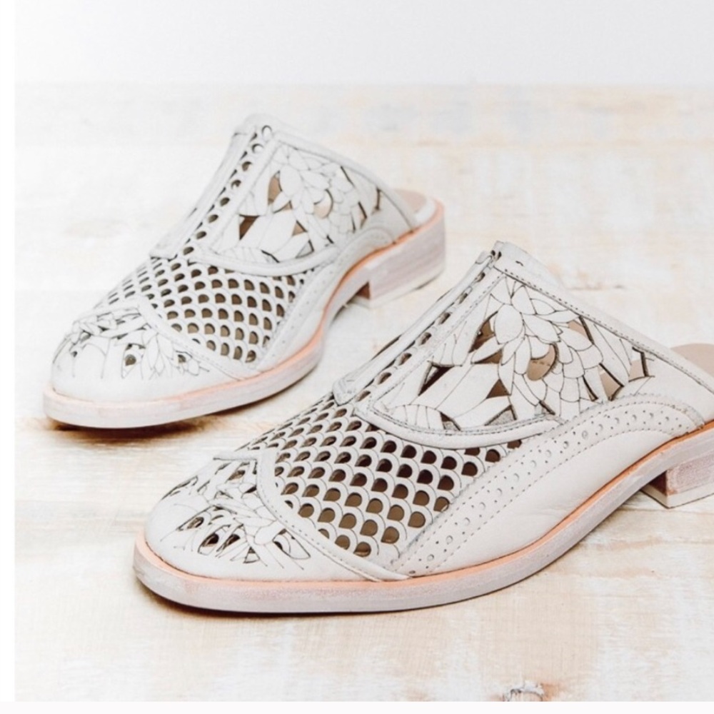 Free People Paramount mules in antique white NWT - Picture 2 of 8